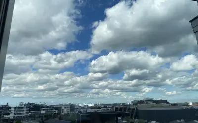 Now this is how real low hanging clouds look like in Amsterdam (and the rest of the world)