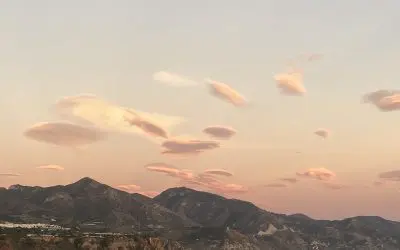 Nerje yesterday evening: pink aquarium around sunset with dolphin like and fishy clouds (all unnatural)