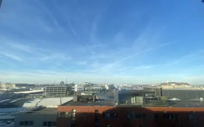 Amsterdam: and the pulling of chemtrails still going strong at 1300 hours, with not a single natural cloud on the horizon
