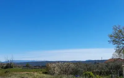 April 4, 2026: Chemtrails and a cloud cover to the east from Manosque, France
