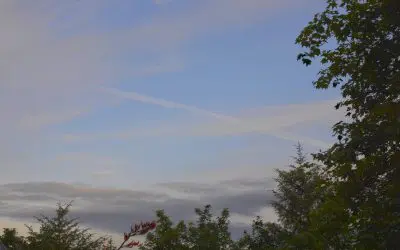 Manufactured ‘heat wave’. They don’t just block the sun, they trap the heat under a blanket of chemical ‘clouds’, creating the greenhouse effect they pretend comes from Co2 or human activities. Expect more taxes, more restrictions, less freedom as part of their climate hoax agenda
