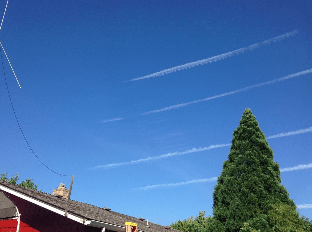 Chemtrails in my sky on 2018-10-19 at 10.54am.jpg