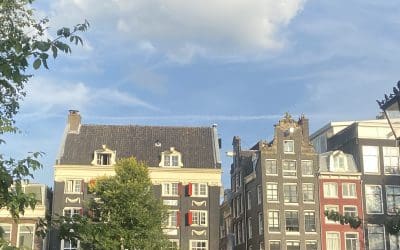 Amsterdam: beautiful heritage under poisonous clouds