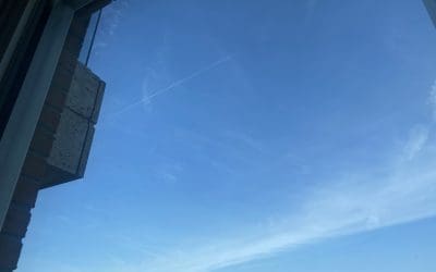 Amsterdam: plane pulling fresh chemtrails